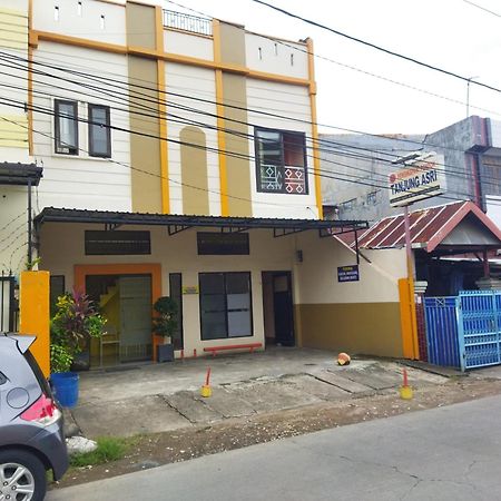 Oyo 92231 Penginapan Tanjung Alang Syariah Makassar Extérieur photo