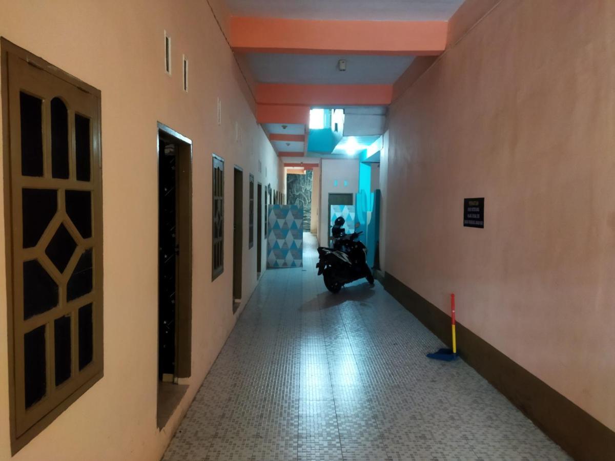 Oyo 92231 Penginapan Tanjung Alang Syariah Makassar Extérieur photo