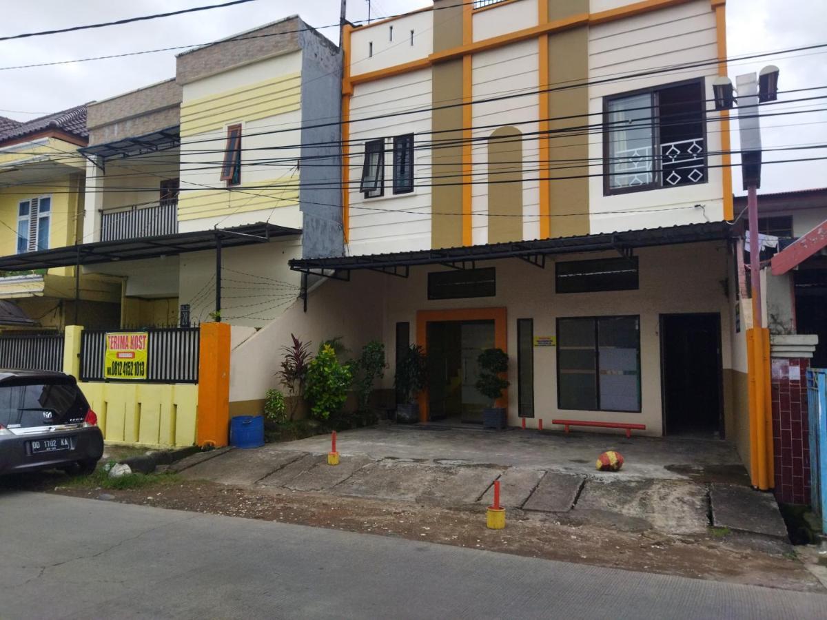 Oyo 92231 Penginapan Tanjung Alang Syariah Makassar Extérieur photo
