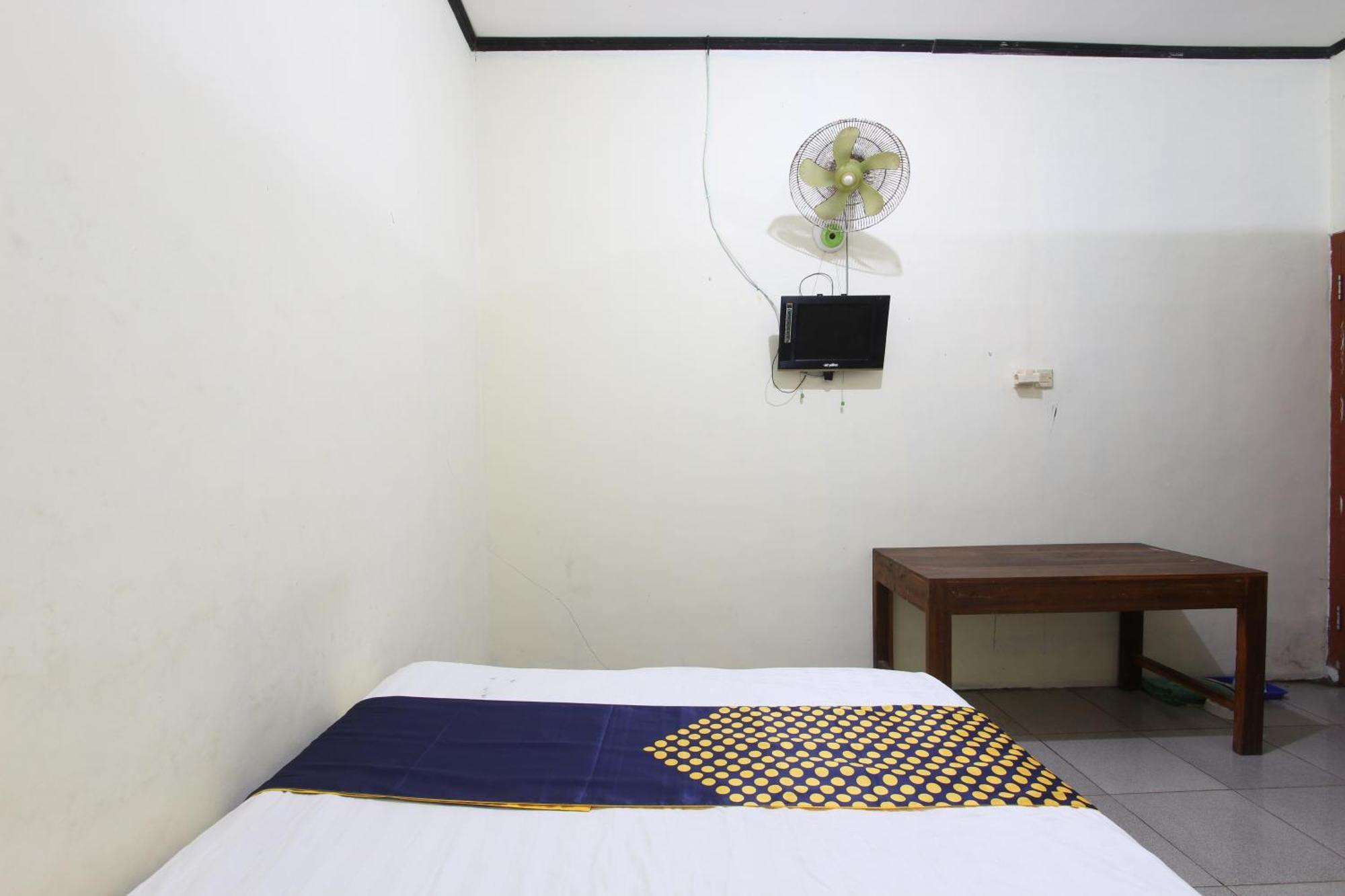 Oyo 92231 Penginapan Tanjung Alang Syariah Makassar Extérieur photo
