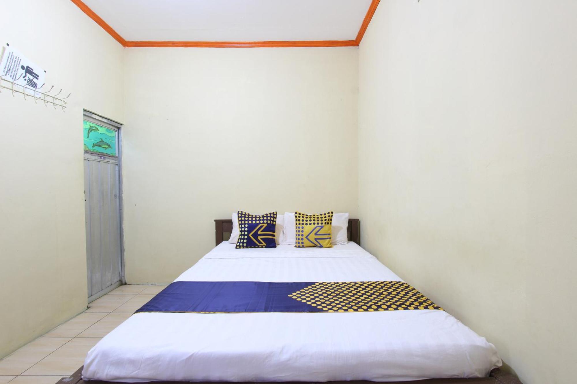Oyo 92231 Penginapan Tanjung Alang Syariah Makassar Extérieur photo