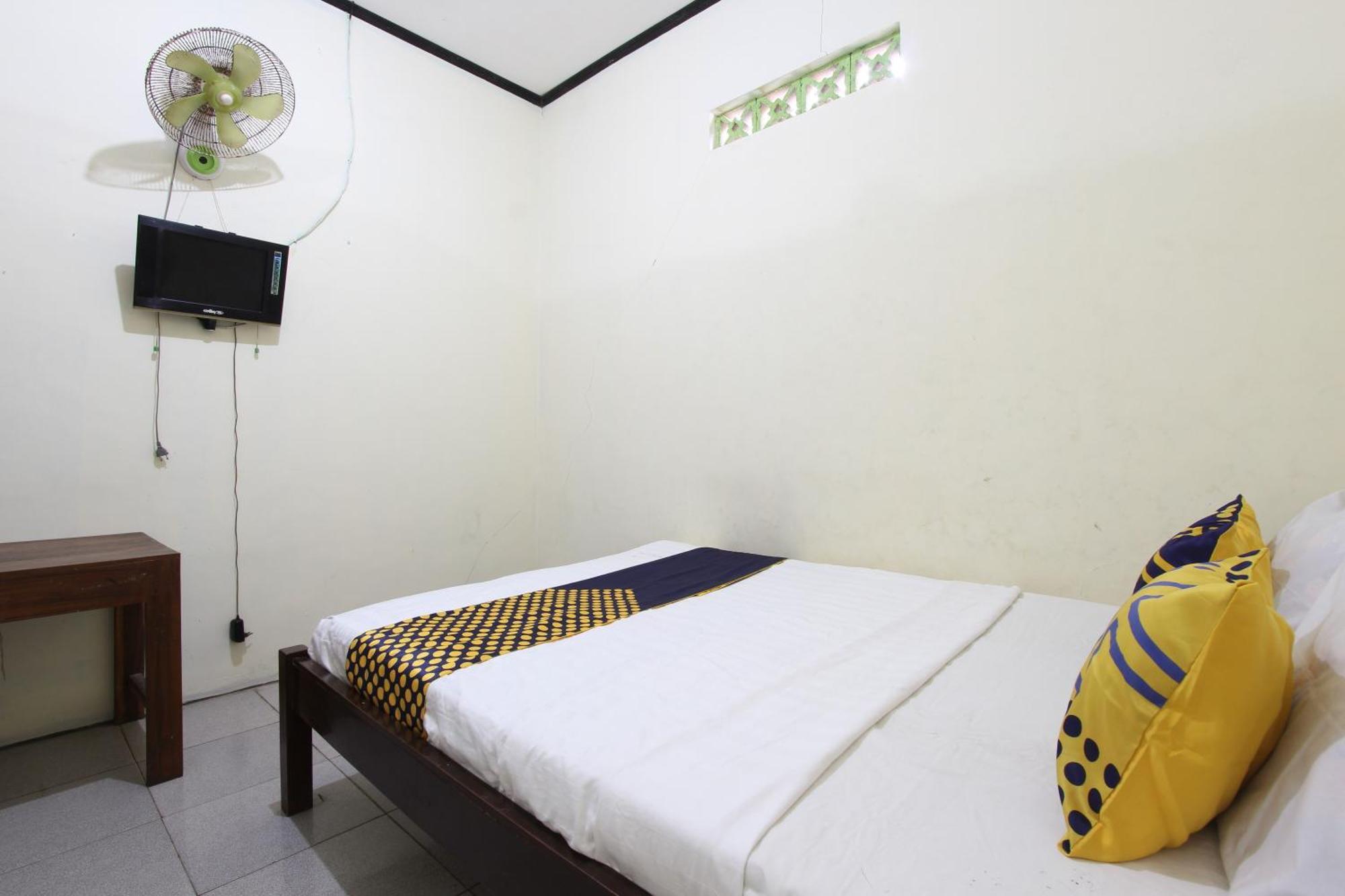 Oyo 92231 Penginapan Tanjung Alang Syariah Makassar Extérieur photo
